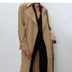 Aritzia Babaton Trench coat XXS (NEVER WORN)